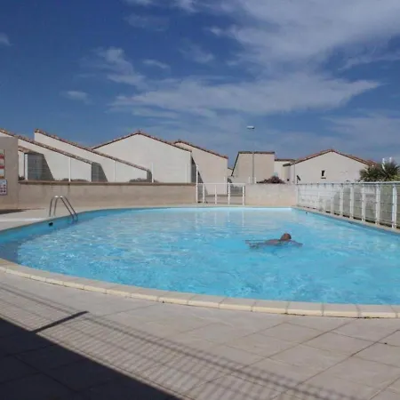 Maison 2p Avec Mezzanine, Piscine Et Parking, A 800m De La - Saint-pierre-la-mer - Fr-1-229d-352 *